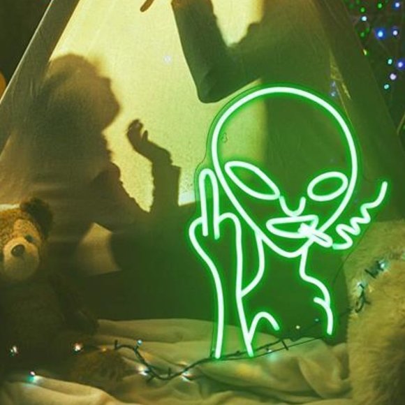 Alien Neon Light Sign Decor - Picture 5 of 5